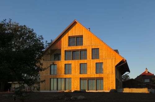 367 Mehrfamilienhaus Itschnach